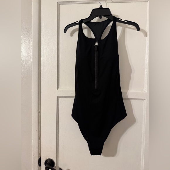 Fabletics High Tide Zip-Front One-Piece Swimsuit Large NWT - Picture 4 of 6